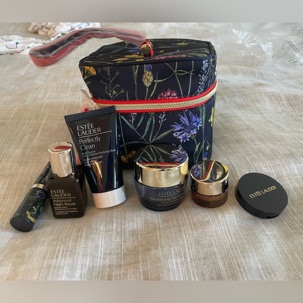 Estee Lauder 7Pc Gift Set, Night Repair-Eye-Cleanser-Lipstick&Balm, withBag NEW!